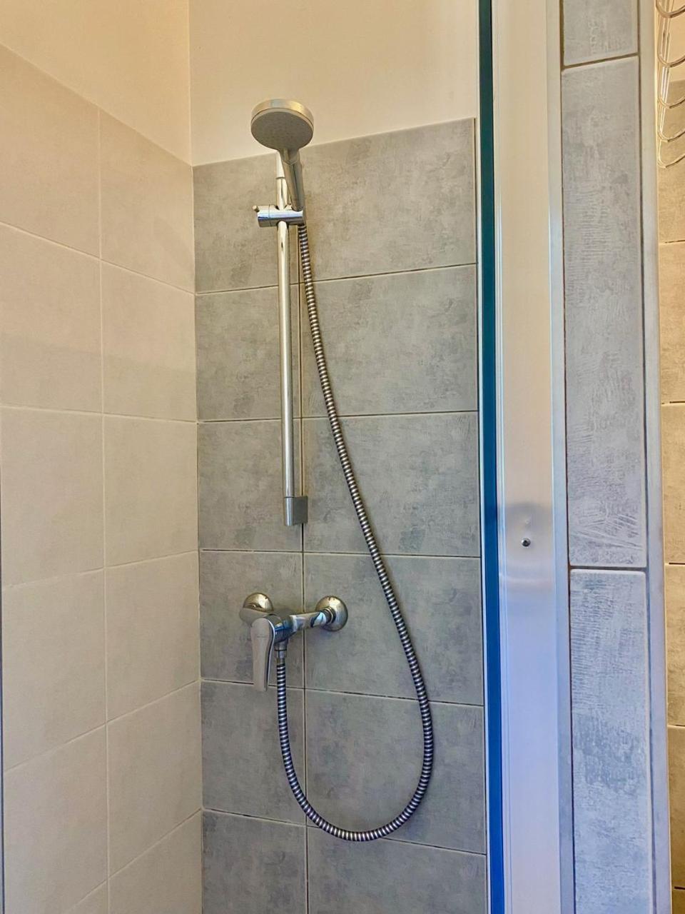 Appartement Neuf Et Au Calme Proche Avignon Althen-des-Paluds Luaran gambar